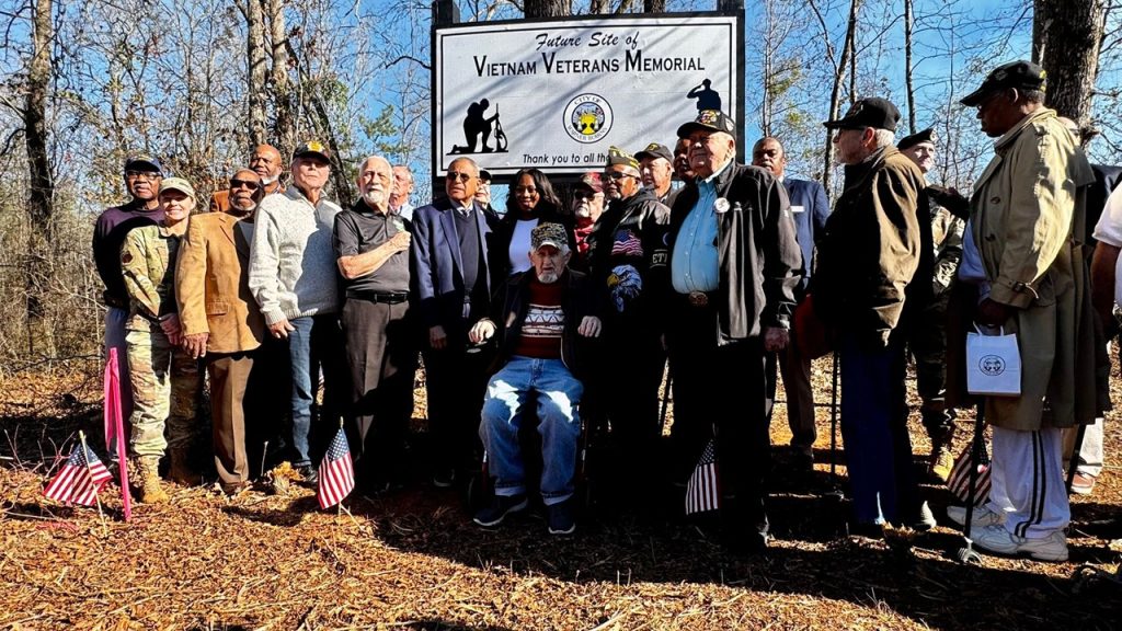 Warner Robins rinde homenaje a los héroes de Vietnam con un memorial histórico