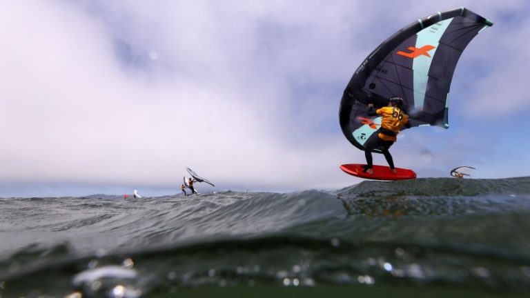 Así conquistó la española Nia Suardiaz el título mundial de olas, la última disciplina de wingfoil que le faltaba