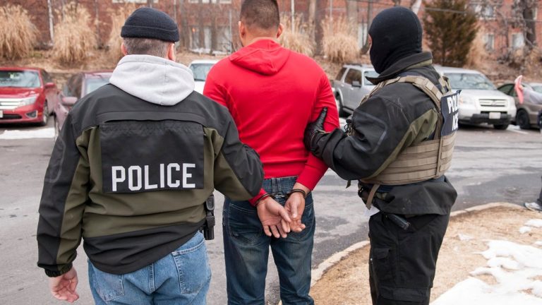 Casi 160 mil indocumentados han sido arrestados en los primeros 100 días de la administración Trump