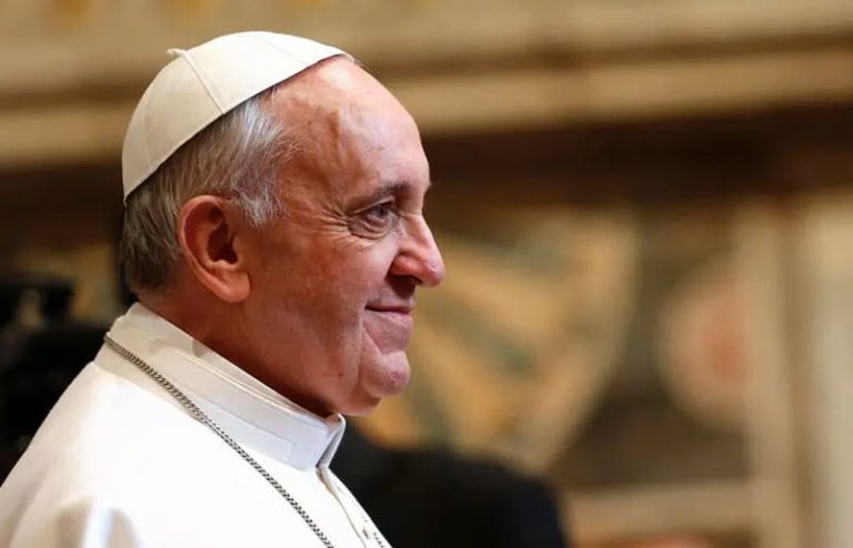 Arzobispo de Atlanta lamenta la muerte del Papa Francisco con mensaje en inglés y español