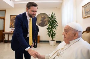 El Papa se reúne en privado con vicepresidente de Estados Unidos
