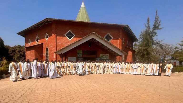 El compromiso de la Iglesia con el pago de la deuda en Zambia
