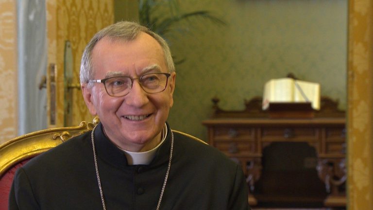Parolin: esperemos que Estambul inicie caminos de paz