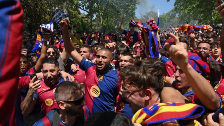 Así festejaron los hinchas del Barcelona el triunfo en el clásico ante el Real Madrid